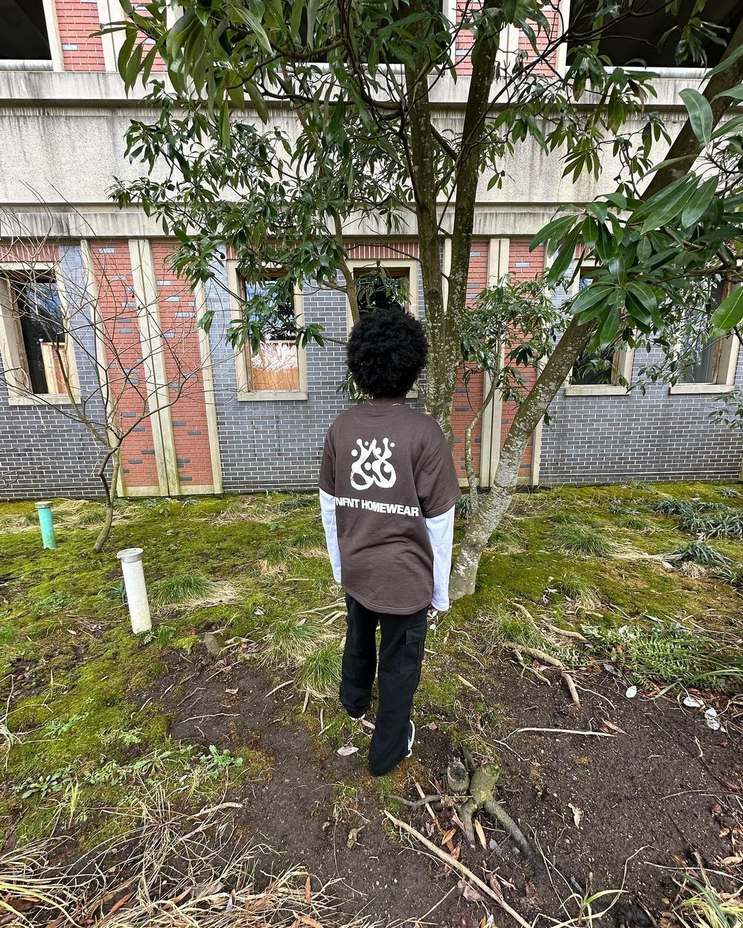 TWO-TONE LONG-SLEEVE