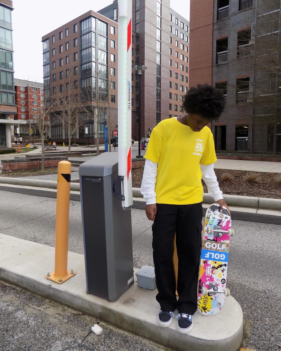 TWO-TONE LONG-SLEEVE